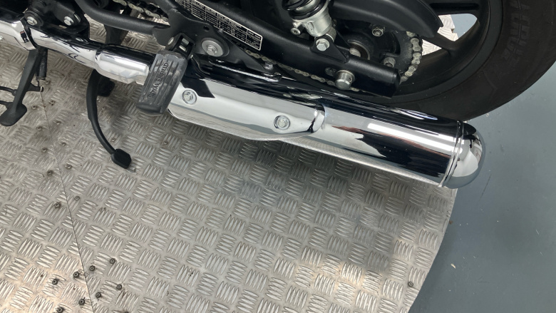 Royal Enfield Super Meteor 650 Top (23MY)
